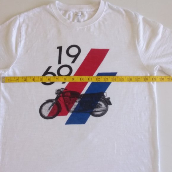 Gap graphic 1969 Tee - Picture 5 of 6